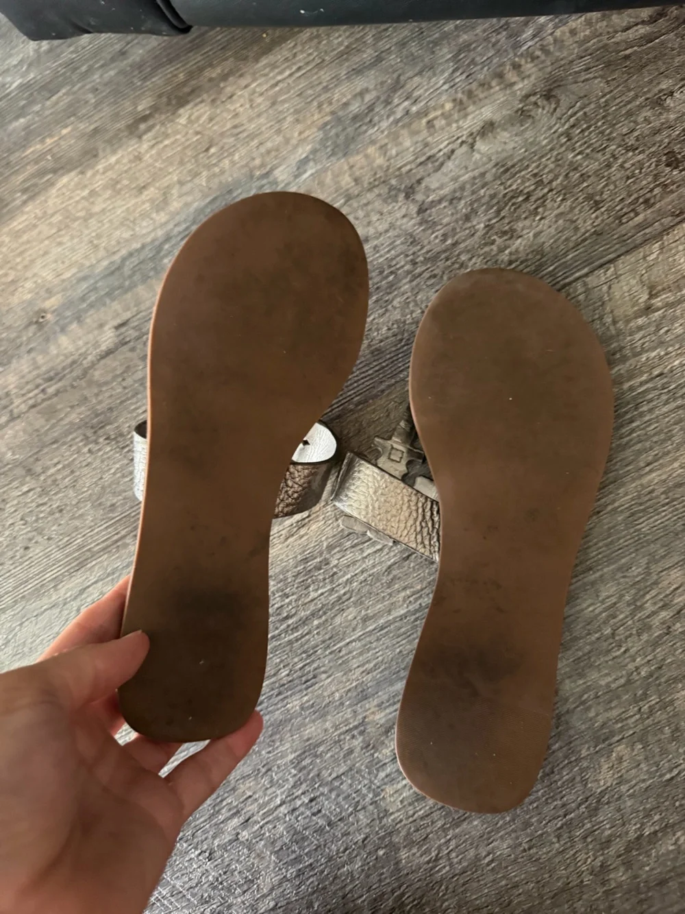Tory Burch Metallic Leather Thong Sandals - Bronze